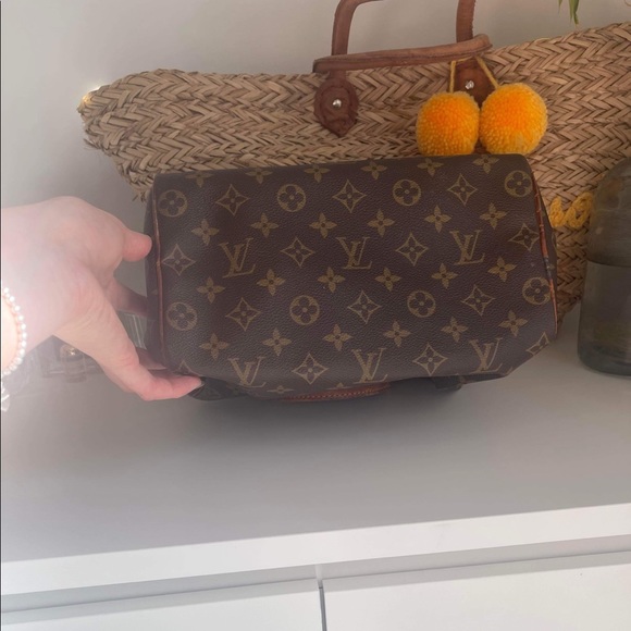 āSOLDāAuthentic Louis Vuitton Speedy 25 - Picture 2 of 7
